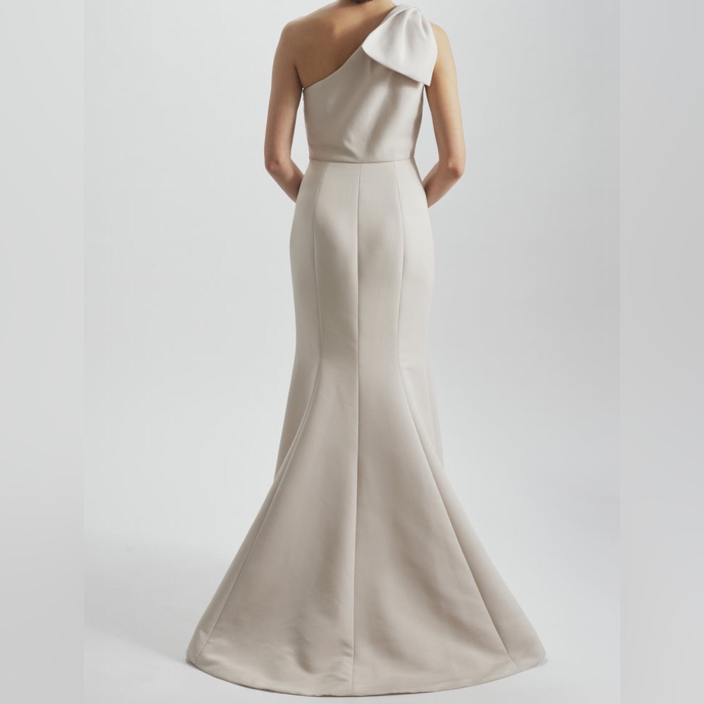 Amsale Sierra GB199 Champagne One-Shoulder Cream Gown Bridesmaid Dress Sz 12 NEW - Picture 2 of 16